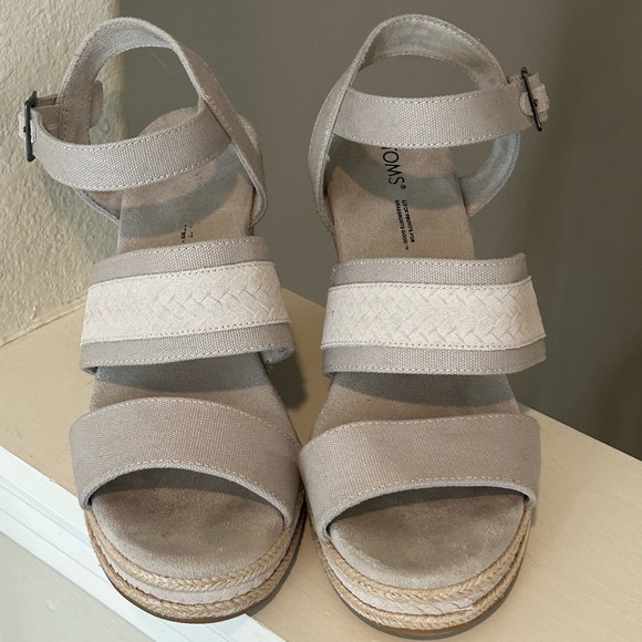 TOMS Madelyn Womens Sz 10 Shoes Pebble Gray Canvas Embossed Suede Wedge Sandal - Picture 8 of 9